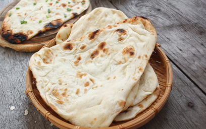 Find Indian cookery classes: prepare Naan Bread - speciality of Indian cuisine mainly found in the northern region of India.